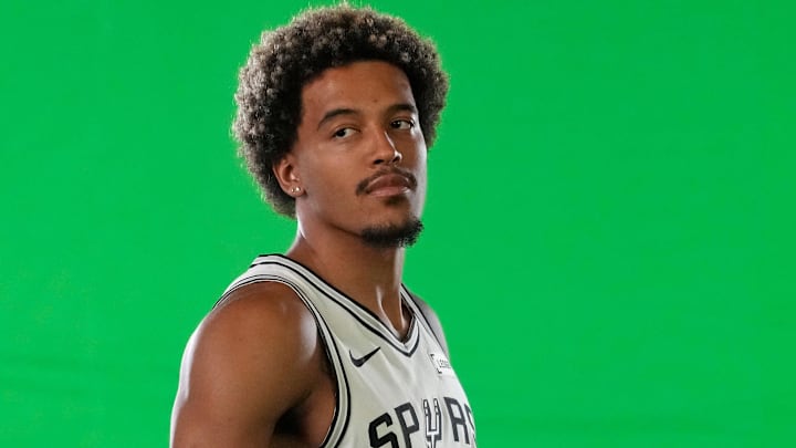Sep 29, 2025; San Antonio, TX, USA; San Antonio Spurs forward Jeremy Sochan (10) poses for photos during Media Day at Victory Capital Performance Center in San Antonio. Sep 29, 2025; San Antonio, TX, USA; San Antonio Spurs forward Jeremy Sochan (10) poses for photos during Media Day at Victory Capital Performance Center in San Antonio.