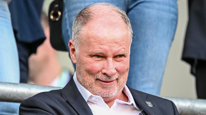 Zieht es Stefan Reuter an die Elbe?