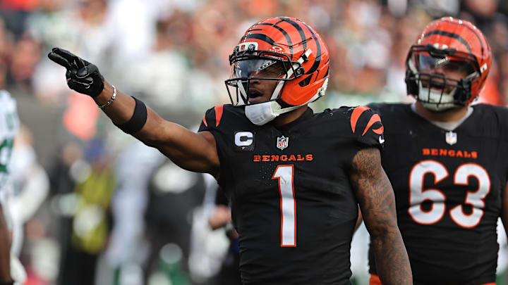 Oct 26, 2025; Cincinnati, Ohio, USA; Cincinnati Bengals wide receiver Ja'Marr Chase (1) reacts during the fourth quarter against the New York Jets at Paycor Stadium. Mandatory Credit: Joseph Maiorana-Imagn Images Oct 26, 2025; Cincinnati, Ohio, USA; Cincinnati Bengals wide receiver Ja'Marr Chase (1) reacts during the fourth quarter against the New York Jets at Paycor Stadium. Mandatory Credit: Joseph Maiorana-Imagn Images