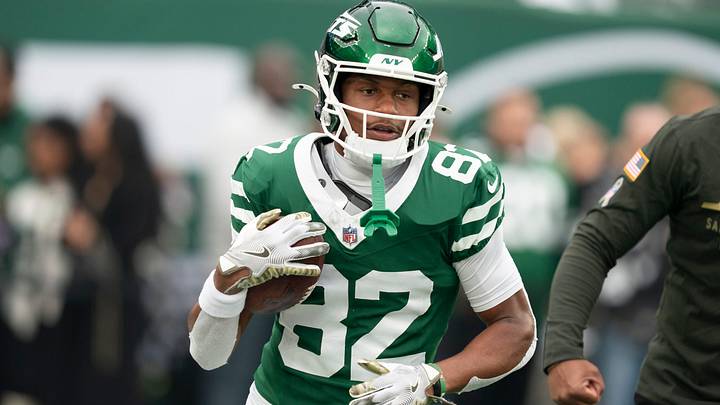 New York Jets wide receiver Arian Smith (82) warms up before an NFL Week 10 game between the New York Jets and the Cleveland Browns at MetLife Stadium on Sunday, Nov. 9, 2025. New York Jets wide receiver Arian Smith (82) warms up before an NFL Week 10 game between the New York Jets and the Cleveland Browns at MetLife Stadium on Sunday, Nov. 9, 2025.