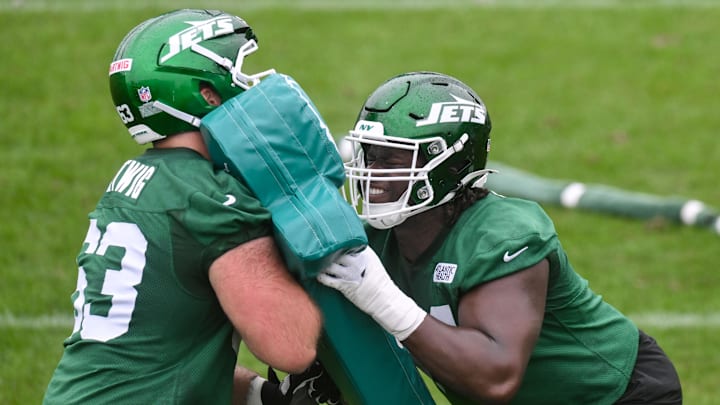 NY Jets center Gus Hartwig