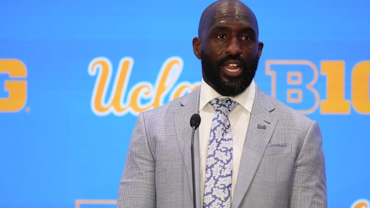 Jul 24, 2025; Las Vegas, NV, USA; UCLA head coach DeShaun Foster speaks to the media during the Big Ten NCAA college football media days at Mandalay Bay Resort. Mandatory Credit: Lucas Peltier-Imagn Images Jul 24, 2025; Las Vegas, NV, USA; UCLA head coach DeShaun Foster speaks to the media during the Big Ten NCAA college football media days at Mandalay Bay Resort. Mandatory Credit: Lucas Peltier-Imagn Images