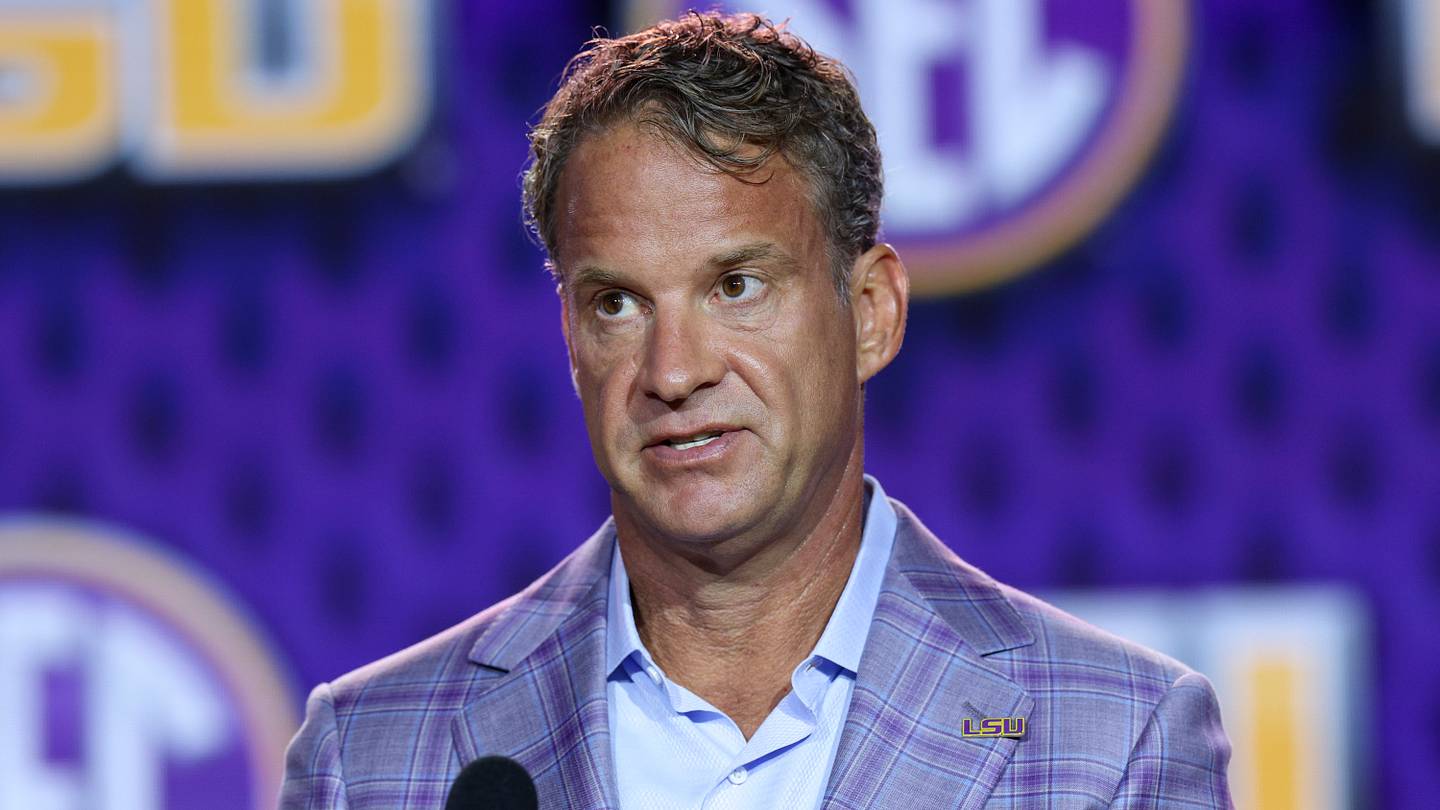 Latest LSU bowl projection shows Lane Kiffin can get got by Clemson Week 1