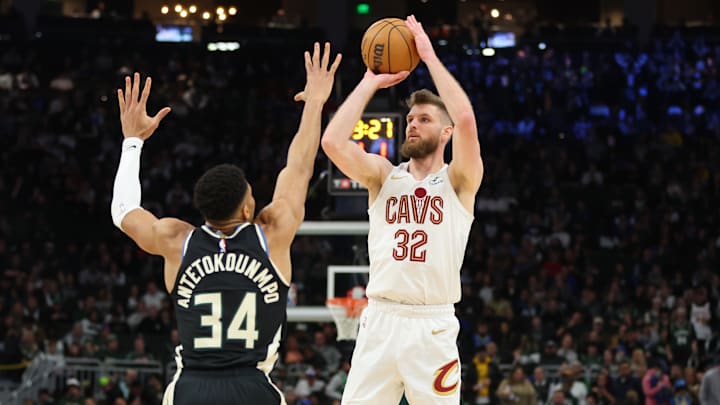 Cleveland Cavaliers v Milwaukee Bucks