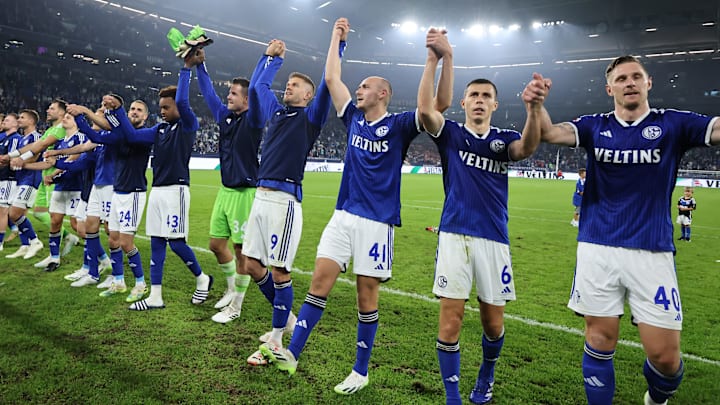 FC Schalke 04 v 1. FC Kaiserslautern