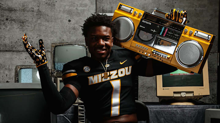 2026 3-Star LB JJ Bush on his official visit to Missouri 2026 3-Star LB JJ Bush on his official visit to Missouri
