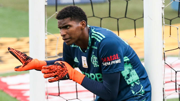 Hugo Souza fez um grande jogo