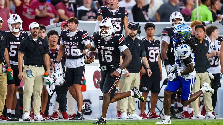 Oct 3, 2026; Columbia, South Carolina, USA; South Carolina Gamecocks quarterback LaNorris Sellers (16) rushes for a 74-yard gain against the Kentucky Wildcats in the second half at Williams-Brice Stadium. Mandatory Credit: Jeff Blake-Imagn Images Oct 3, 2026; Columbia, South Carolina, USA; South Carolina Gamecocks quarterback LaNorris Sellers (16) rushes for a 74-yard gain against the Kentucky Wildcats in the second half at Williams-Brice Stadium. Mandatory Credit: Jeff Blake-Imagn Images