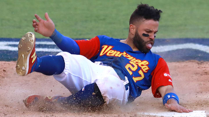 José Altuve es figura de la selección de Venezuela