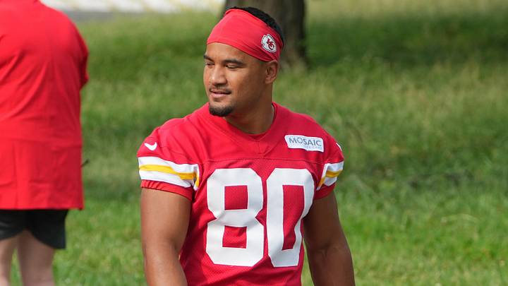 Jul 29, 2026; St. Joseph, MO, USA; Kansas City Chiefs   wide receiver Jacob De Jesus (80) walks down the hill to the practice fields during training camp at Missouri Western State University. Mandatory Credit: Denny Medley-Imagn Images