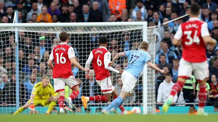 Kein De Bruyne ouvre le score pour Manchester City face à Arsenal. 