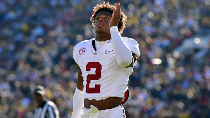 Alabama Crimson Tide defensive back Caleb Downs (2)