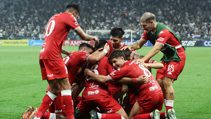 Huracan venceu o Corinthians na estreia