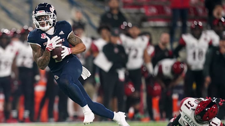 Oct 29, 2022; Fresno, California, USA; Fresno State Bulldogs wide receiver Nikko Remigio (1) catches