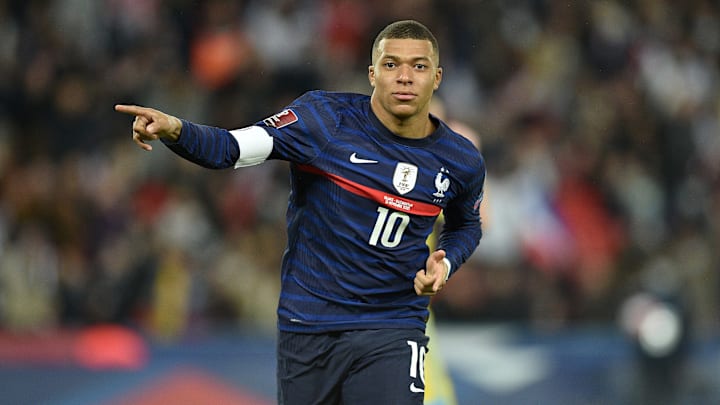 Com Mbappé em ação, França e Inglaterra disputam vaga nas semifinais da Copa do Mundo.