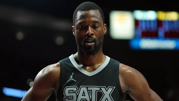 Apr 6, 2025; Portland, Oregon, USA; San Antonio Spurs small forward Harrison Barnes (40) looks on during the second half against the Portland Trail Blazers at Moda Center. Mandatory Credit: Soobum Im-Imagn Images Apr 6, 2025; Portland, Oregon, USA; San Antonio Spurs small forward Harrison Barnes (40) looks on during the second half against the Portland Trail Blazers at Moda Center. Mandatory Credit: Soobum Im-Imagn Images