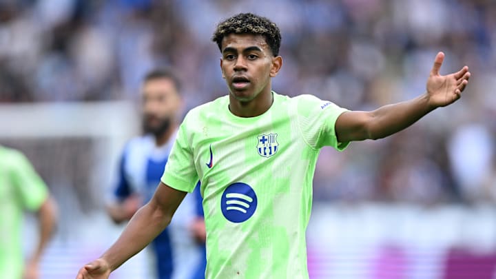 Barcelona e Alavés duelam hoje pela 22ª rodada da LaLiga 2024/25 Barcelona e Alavés duelam hoje pela 22ª rodada da LaLiga 2024/25