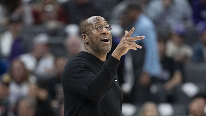 December 22, 2024; Sacramento, California, USA; Sacramento Kings head coach Mike Brown instructs against the Indiana Pacers during the fourth quarter at Golden 1 Center. Mandatory Credit: Kyle Terada-Imagn Images