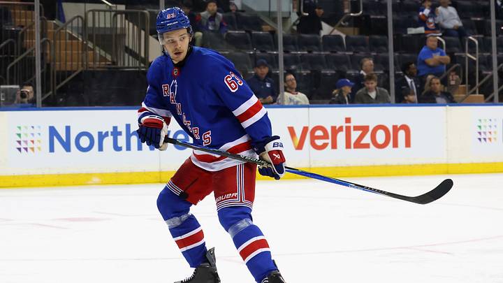 New York Islanders v New York Rangers