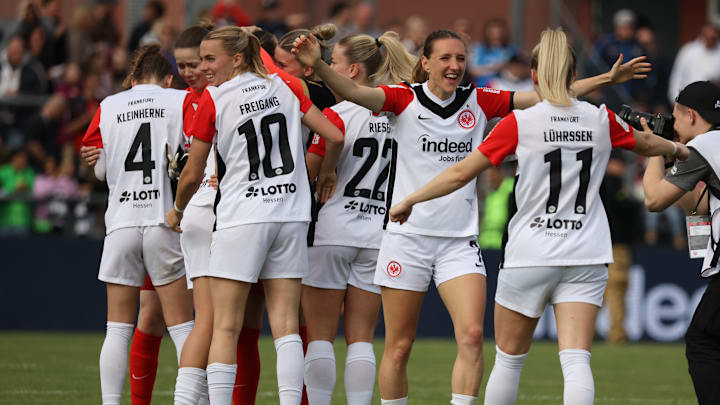 Am Ende bejubeln die Eintracht-Frauen einen dritten Tabellenplatz