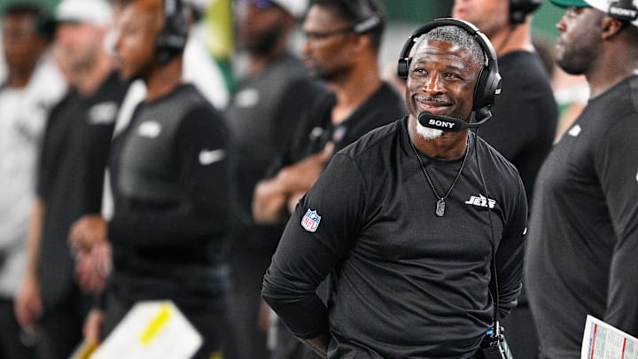 Aug 22, 2025; East Rutherford, New Jersey, USA; New York Jets head coach Aaron Glenn during the second quarter against the Philadelphia Eagles at MetLife Stadium. Mandatory Credit: Mark Smith-Imagn Images Aug 22, 2025; East Rutherford, New Jersey, USA; New York Jets head coach Aaron Glenn during the second quarter against the Philadelphia Eagles at MetLife Stadium. Mandatory Credit: Mark Smith-Imagn Images