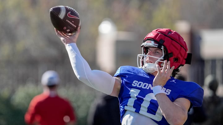 Oklahoma quarterback John Mateer 