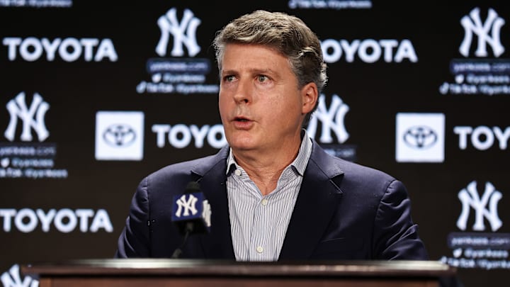 Hal Steinbrenner tiene decisiones qué tomar tras la eliminación