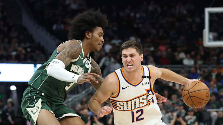 Phoenix Suns v Milwaukee Bucks
