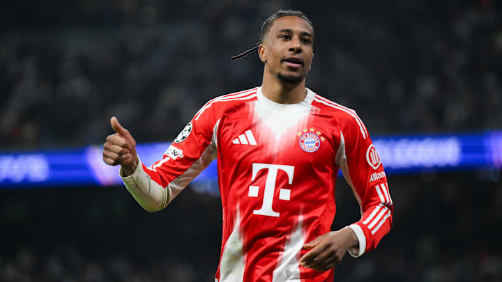 Daumen hoch: Michael Olise war mit Manuel Neuer die Schlüsselfigur beim Münchner Sieg in Madrid Daumen hoch: Michael Olise war mit Manuel Neuer die Schlüsselfigur beim Münchner Sieg in Madrid