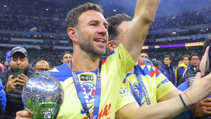 Miguel Layún se despidió el fútbol profesional tras ganar el Torneo Apertura 2023 de la Liga MX. Miguel Layún se despidió el fútbol profesional tras ganar el Torneo Apertura 2023 de la Liga MX.