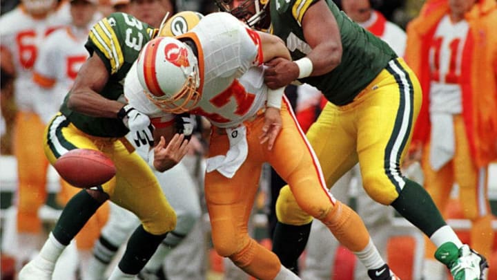 Green Bay Packers cornerback Doug Evans (left) and