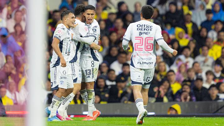 Pachuca derrotó 2-1 al América con goles de Alan Bautista e Idrissi, en una noche marcada por el homenaje a Guillermo Ochoa en el Estadio Azteca. Pachuca derrotó 2-1 al América con goles de Alan Bautista e Idrissi, en una noche marcada por el homenaje a Guillermo Ochoa en el Estadio Azteca.