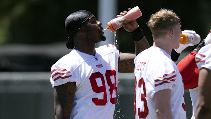May 9, 2025; Santa Clara, CA, USA; San Francisco 49ers defensive lineman Mykel Williams (98) cools off during a water break from the teamís rookie minicamp. Mandatory Credit: D. Ross Cameron-Imagn Images