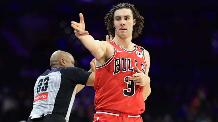 Feb 24, 2025; Philadelphia, Pennsylvania, USA; Chicago Bulls guard Josh Giddey (3) reacts after his three pointer against the Philadelphia 76ers during the fourth quarter at Wells Fargo Center. Mandatory Credit: Bill Streicher-Imagn Images Feb 24, 2025; Philadelphia, Pennsylvania, USA; Chicago Bulls guard Josh Giddey (3) reacts after his three pointer against the Philadelphia 76ers during the fourth quarter at Wells Fargo Center. Mandatory Credit: Bill Streicher-Imagn Images