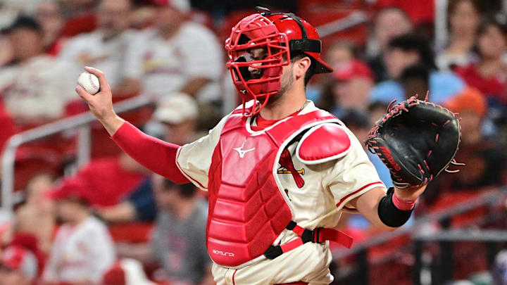 Sep 6, 2025; St. Louis, Missouri, USA; St. Louis Cardinals catcher Jimmy Crooks (8) signals to the pitcher in a game against the San Francisco Giants at Busch Stadium. Mandatory Credit: Tim Vizer-Imagn Images