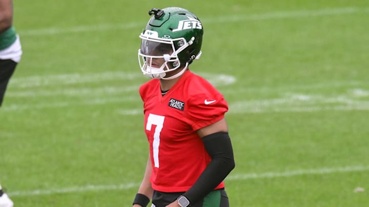 Jun 10, 2025; East Rutherford, NJ, USA; New York Jets quarterback Justin Fields (7) warms up during minicamp at Atlantic Health Jets Training Center. Mandatory Credit: John Jones-Imagn Images Jun 10, 2025; East Rutherford, NJ, USA; New York Jets quarterback Justin Fields (7) warms up during minicamp at Atlantic Health Jets Training Center. Mandatory Credit: John Jones-Imagn Images