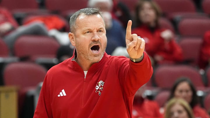 Louisville's head coach Jeff Walz calls the play against Eastern Kentucky in the KFC Yum! Center. 
Dec. 17, 2025