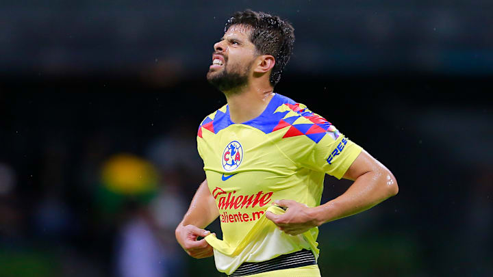 Néstor Araujo se pierde el resto del campeonato debido a una ruptura de ligamento de la rodilla derecha.