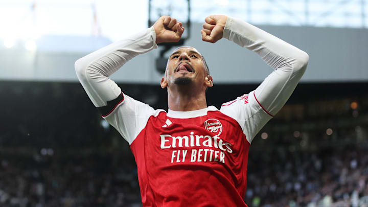 William Saliba prolonge avec Arsenal.