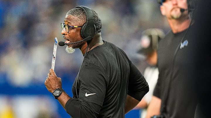 Detroit Lions defensive coordinator Aaron Glenn watches a play against Indianapolis Colts during the second half at Lucas Oil Stadium in Indianapolis, Ind. on Sunday, Nov. 24, 2024.
