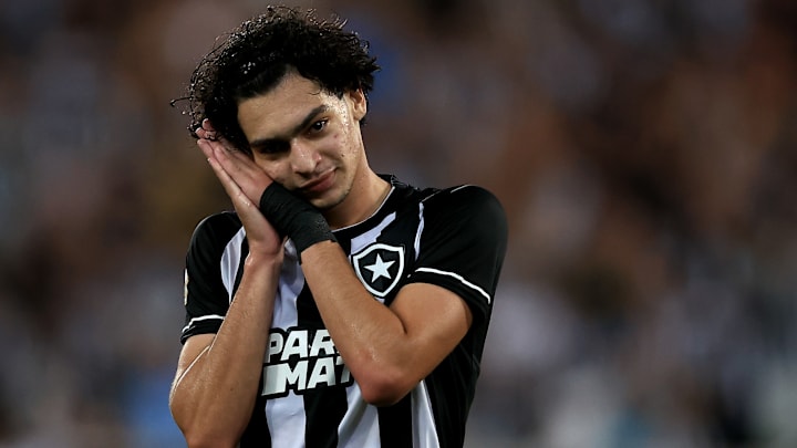 Matheus Nascimento é um dos destaques do Botafogo no estadual