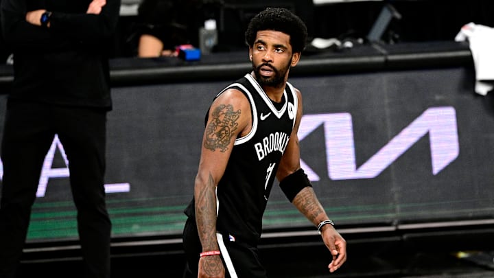 Irving no ha debutado en la temporada 2021-22 con los Nets