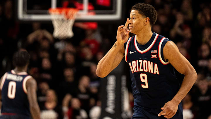 Arizona Wildcats freshman Carter Bryant (9).