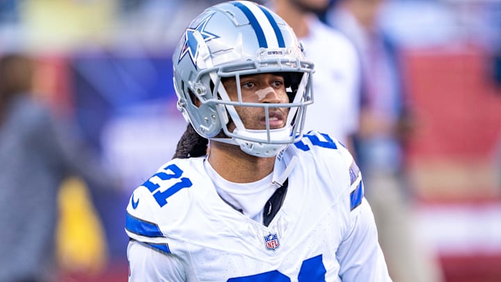 Former Dallas Cowboys cornerback Stephon Gilmore (21) warms up before the game against the San Francisco 49ers at Levi's Stadium.