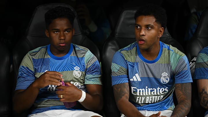 Endrick (l.) kommt bei Real Madrid nicht zum Zug