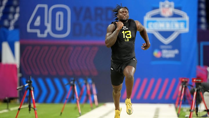 Feb 27, 2025; Indianapolis, IN, USA; South Carolina linebacker Demetrius Knight (LB13) participates in drills during the 2025 NFL Combine at Lucas Oil Stadium. Mandatory Credit: Kirby Lee-Imagn Images Feb 27, 2025; Indianapolis, IN, USA; South Carolina linebacker Demetrius Knight (LB13) participates in drills during the 2025 NFL Combine at Lucas Oil Stadium. Mandatory Credit: Kirby Lee-Imagn Images