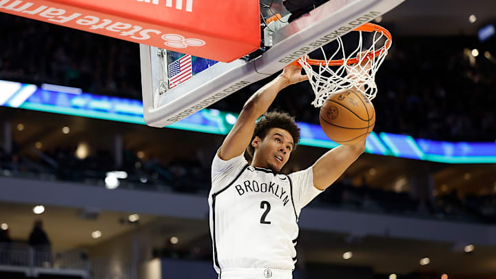 El interno de los Brooklyn Nets pudiera ser cambiado a los Lakers