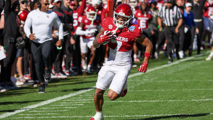 COLLEGE FOOTBALL: DEC 27 Lockheed Martin Armed Forces Bowl - Oklahoma vs Navy