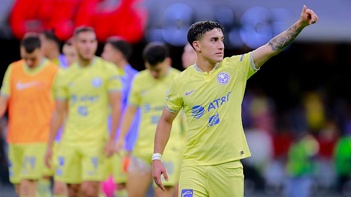 De la mano de Alejandro Zendejas, el América venció 2-1 a Tigres para sumar su séptima victoria al hilo. De la mano de Alejandro Zendejas, el América venció 2-1 a Tigres para sumar su séptima victoria al hilo.