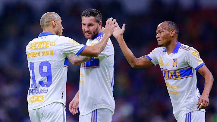 Jugadores de Tigres UANL.